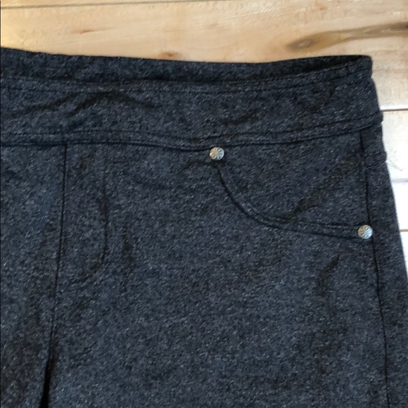 Athleta Metro Shorts MT - Picture 3 of 7
